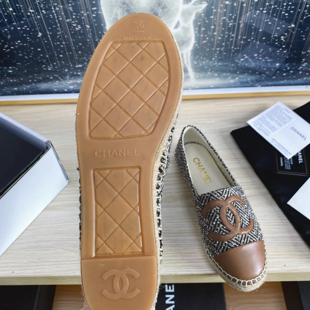 👟👟Ex-factory price 420👟👟 🌈🌈Chanel Chanel✈️2023s spring and summer new fisherman shoes😍😍Taikoo Hui purchased three pairs of original versions for development🐂🐂🤩Original versions are shipped one to one❗️❗️Code number: 34-42 (34 41 42 customized)